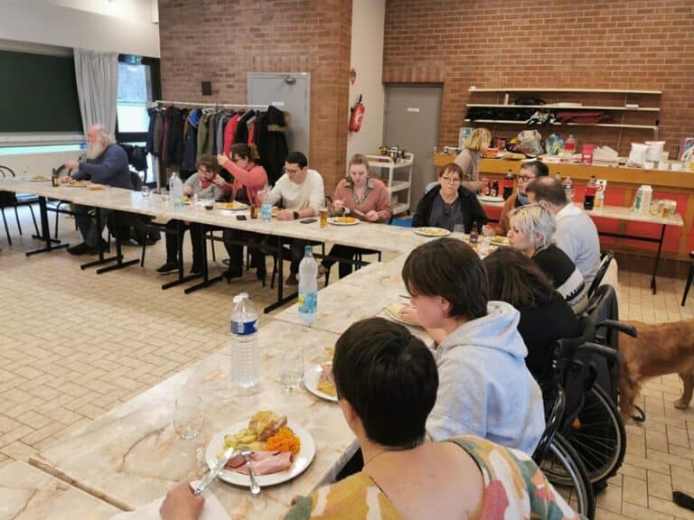 Repas avec les participants